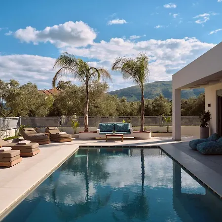 D&a, A Private Sanctuary With Heated Pool By Mindyourvilla Вилла Vanato